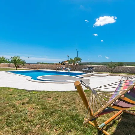 Tatil Evi Gorgeous In Gornje Rastane Donje Rastane