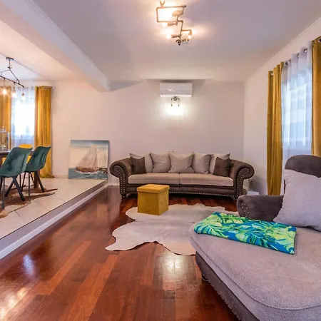 Stunning In Gornje Rastane With Wifi Holiday home Donje Rastane